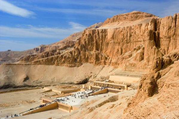 Sotaydulich_Du_hanh_the_gioi_Luxor_thanh_pho_cua_nhung_den_tho_15